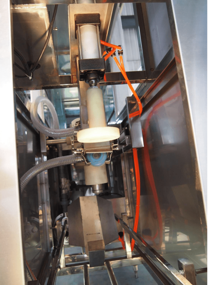 Máquina de Lavado, Llenado y Tapado de Botellas de 5 Galones a 100 BPH - Imagen 3