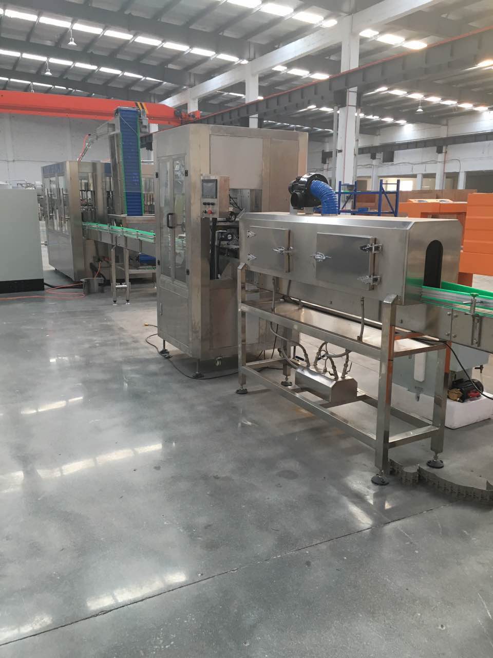 llenadora de agua mineral con clamp por cuello