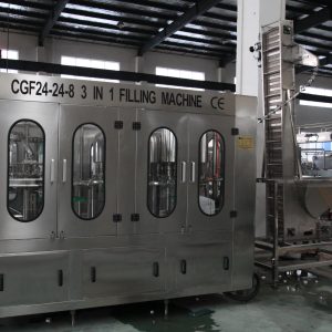 máquina llenadora de agua automática