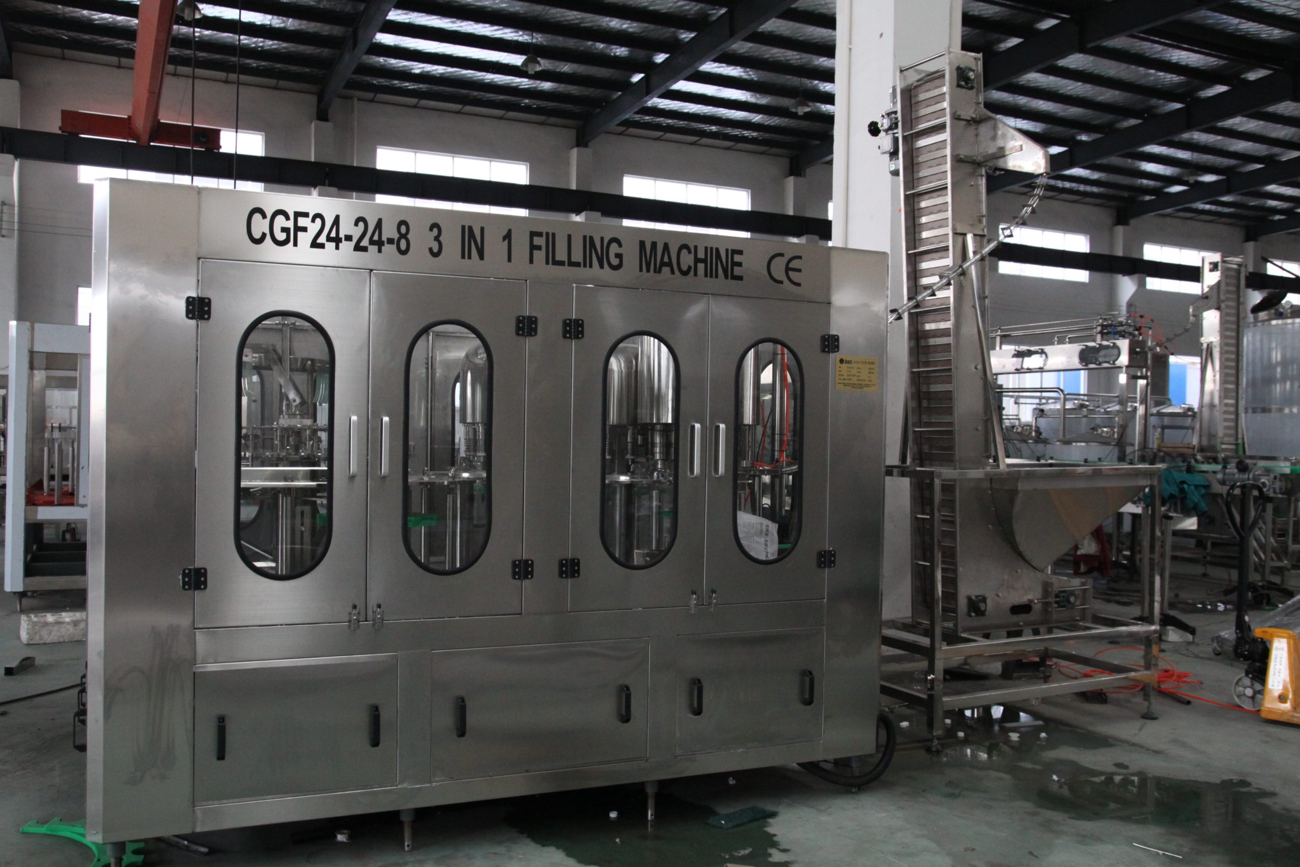 máquina llenadora de agua automática